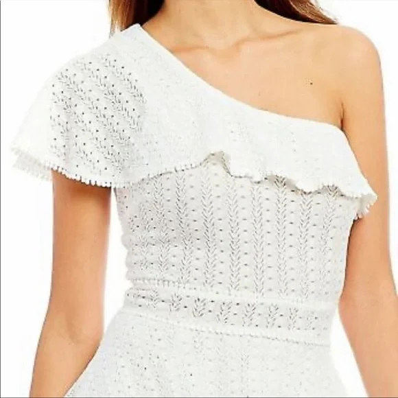 NWT White one shoulder Gianni Bini crochet lace dress XS - Picture 2 of 6